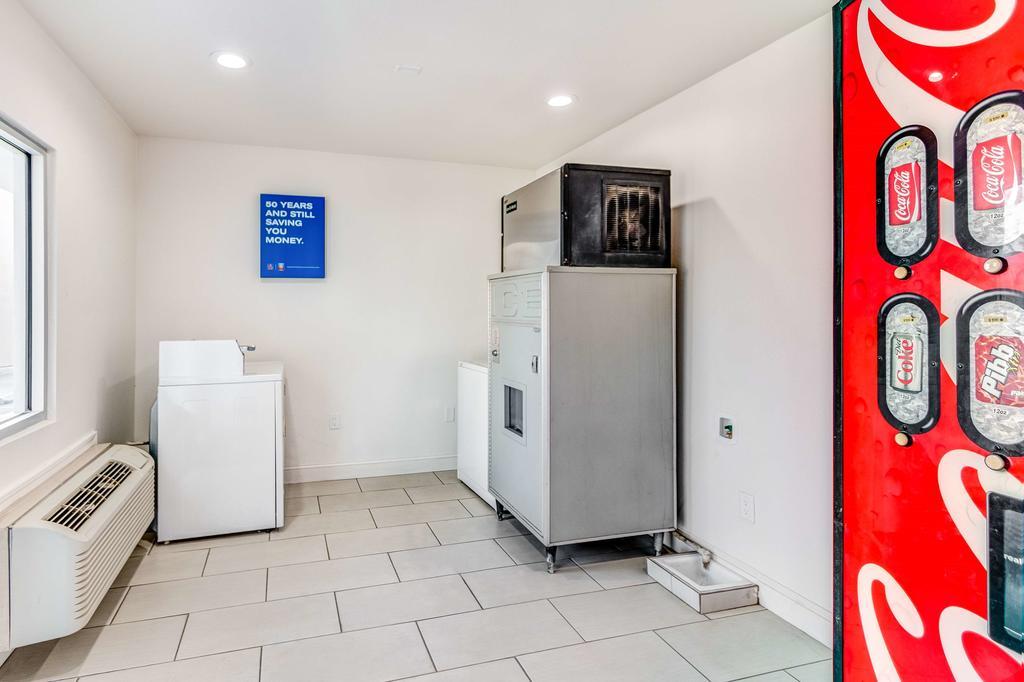 Motel 6-Visalia, Ca Exteriör bild
